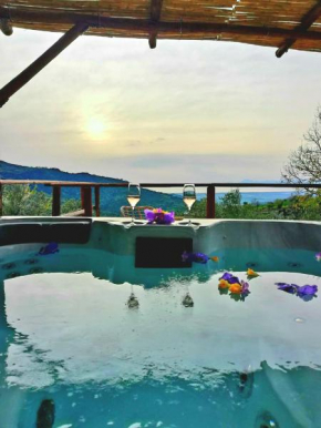Private Villa with Hot Tub & Pool Cicerale